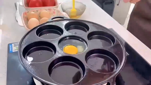 【Flagship】7 Hole Cast Iron Egg Frying Pan with Brush for Oil Pancake Pan Omelet Pan Suitable for Gas Stove & Induction Cookware