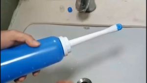 Hygienic Handheld Bidet Spray 500ML Dual-Nozzle Travel Bidet with Dual Nozzles and Dust Cover