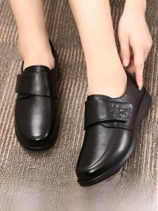 SHIPAILUO | Leather Mom Shoes Flat Heel Soft Bottom Casual Style Large Size Womens Footwear Comfortable Slip-On Round Toe Rubber Outsole
