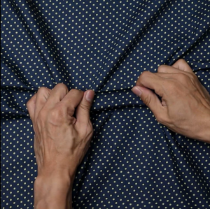 ผ้าคอตต้อน ลายจุด 3 มม. หน้ากว้าง 45 นิ้ว ผ้าเมตร ผ้าหลา 100% ราคาพิเศษ