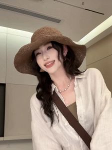 ฤดูร้อน หมวกฟางปีกใหญ่ ผู้หญิง สไตล์ชายหาดท่องเที่ยวป้องกันแสงแดดป้องกันรังสียูวี ลำลอง หมวกทรงได้ เรียบหรู ทรงกลม เสื้อท่อนบน