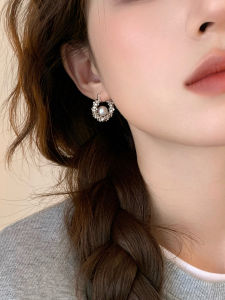 Fashionable S925 Silver Needle Pearl Earrings Womens Geometric Pattern Hoop Earrings Artificial Gemstone Embedded Korean Style