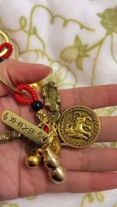 朱砂五帝钱红绳黄铜葫芦十二生肖貔貅钥匙扣招财转运出入平安挂件 Cinnabar Five Emperors Money Red Rope Brass Hulu Twelve Zodiac Zodiac Pixiu Key Chain Transfer of Wealth Entry and Exit of Safe Pendant