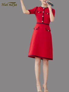 ชุดเดรสยาวสีแดงสไตล์ฝรั่งเศส ทรงเอ เอวกลาง แขนสั้น คอตั้ง กระดุม ซิป ทรงเอ ชุดเดรสยาวปานกลาง ทรงเอ ฤดูใบไม้ร่วง 2024