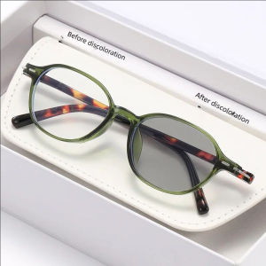 Light Sensitive Color Changing Presbyopia Glasses Retro Ultra Light Round Frame Anti Blue Light Presbyopia Glasses 8888