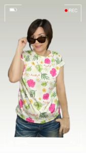 เสื้อยืด สงกรานต์ ลายดอก ภาพสกรีนคมชัด เนื้อผ้าลื่น ใส่สบาย แขนล้ำ สีสันสดใส ต้อนรับซัมเมอร์และสงกรานต์ พร้อมส่ง