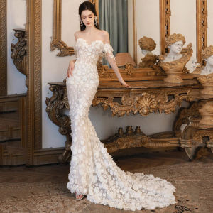 ชุดแต่งงานสไตล์ฝรั่งเศสไหล่เดียวดอกไม้หางปลาเนื้อผ้าคุณภาพสูงสำหรับเจ้าสาว เสื้อคลุมยาวสไตล์ย้อนยุคหรูหรา