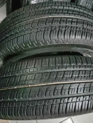 ban mobil ukuran 225/65 R 17 kondisi barang second