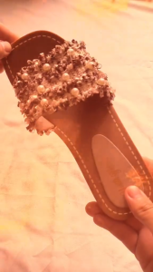 Sandal Flat Wanita Selop Youth Balance Motif Bulu Pernak Pernik 1502-27X