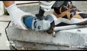 Dong Cheng 4" 850W Angle Grinder | Model : DSM05-100B