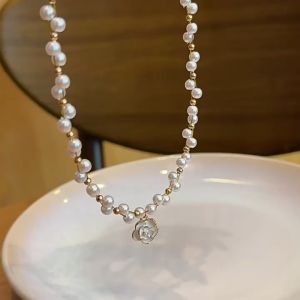 🔥IVY French Style Pearl Camellia Necklace Women High-end Collarbone Chain Versatile Trendy Necklace