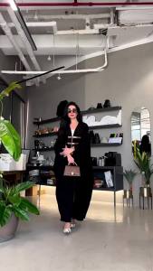 MQ090 Modest Fashion Cardigan & Leather Button Abaya: Turkish Color-Block Abaya for Outdoor Wear in Arabic Style