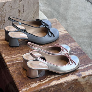 หนังแพะรองเท้าแตะย้อนยุคสําหรับผู้หญิงหวานส้นหยาบเปิดกลับรองเท้า Vagabond ด้านข้างกลวงพร้อมแถบยางยืดปิด