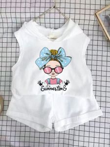 ชุดเด็กผ้าฝ้ายระบายอากาศบางฤดูร้อน 2024 ชุดเด็กผู้หญิงสองชิ้นลายการ์ตูนสุดเก๋พร้อมกางเกงขายาวและเสื้อผ้าแฟชั่น