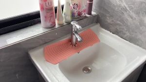 【K-Home】61cm Lengthened Kitchen Faucet Sink Splash Guard Silicone Water Mat for Kitchen Bathroom Countertop Protect