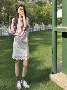 YUEZHONGWEI | Pink Short Sleeve T-shirt and Lace Skirt Set