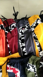 กางเกงขาสั้น ลายดอกไม้ ผ้าร่ม Free Size ขนาดเอวยืด 24-36 เย็บตัดต่อแข็งแรง เนื้อผ้าดี