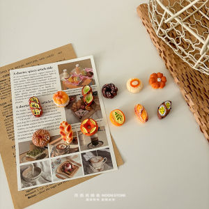 แม่เหล็กติดตู้เย็นรูปขนมปังสไตล์ฝรั่งเศส Moon Exchange แม่เหล็กติดตู้เย็นขนาดเล็ก แม่เหล็กตกแต่ง ขนมปังยุโรป ขนมปังโซดา ขนมปังเย็น