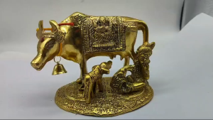 Traditional Handcraft Metal Kamdhenu Cow with Calf God Figure Showpiece Decor | Home Decor (Size - Width - 14cm | Height - 10cm | Weight - 325g)