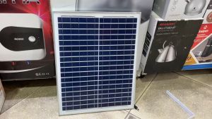 Tấm Pin Năng Lượng Mặt Trời Solar Panel 18V 20W Dây 4m Có Chân Đế Đầu Cắm 3.5mm