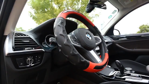 ปลอกหุ้มพวงมาลัยคาร์บอนไฟเบอร์ ปกป้องพวงมาลัย Universal Anti-slip พวงมาลัยมาตรฐาน 38 ซม. ลอกหุ้มพวงมาลัยรถยนต์ หุ้มพวงมาลัยรถยนต์