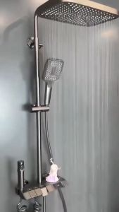 Shower Kamar Mandi Tampilan Digital Dengan Faucet Sprayer Panas Dingin Set pancuran