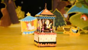 Merry go round  Music Box – Đồ chơi lắp ráp gỗ 3D Mô hình Hộp nhạc Vòng quay Ngựa gỗ