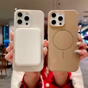 Soft Case Luxury Metalic Glossy Premium Magnetik Support Magsafe Wireless Charging Phone Case Silikon Kompatibel Untuk Iphone 16 Iphone 16 Plus Iphone 16 Pro Iphone 16 Pro Max Skin Texture Friendly