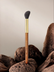 Rownyeon | Cọ Má Hồng & Highlight Đa Năng Thiết Kế Đầu Vát Chéo