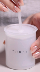 THREE Balancing Nectar Cream Wash 100g ทรี บาลานซ์ซิ่ง เนคตาร์ ครีม วอช โฟมล้างหน้าเนื้อสัมผัสครีม