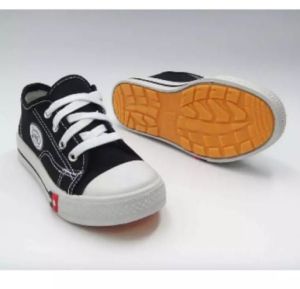 sepatu sekolah anak2 MB terlaris terbaru. sol kuning bahan dari kampas.