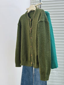 MANMI | Áo Sweater Knit Thoáng Retro Xanh cho Mùa Thu Đông 2025