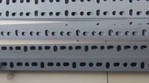 2 Thanh dẹp D3 Hoặc D6. Nhiều quy cách (Từ 30cm đến 120cm). Dùng cho kệ V lỗ (Khách hàng đọc kỹ nội dung tin để chọn mua đúng sản phẩm)