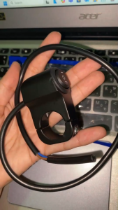 สวิทซ์ 3 ทาง สวิทช์ เปิด/ปิด  ติดแฮนด์มอเตอร์ไซค์ สวิทซ์ไฟสปอร์ตไลต์ 12V