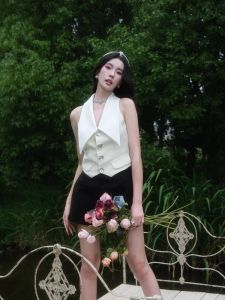 White Satin Short Sleeveless Vest Womens Summer Fashionable Sweet And Spicy Miniature Top Elegant Sensation Ultra Beautiful