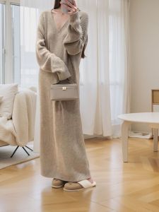 French Lazy Style V-Neck Knitted Dress Womens Autumn Winter Loose Slimming Long Dress Elegant A-Line Silhouette Basic Model