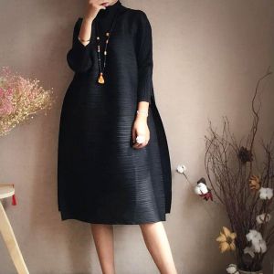 Elegant Large Size Loose Silhouette Midi Dress for Women in Autumn 2025 with Pleated Detail Chinesebrands Online Commerces Simplified Elegant Fashion