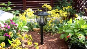 Solar Mosquito Killer Lamp LED Mosquito Repeller Insect Killer Outdoor UV Light Garden Insect Pest Killer Outdoor Yard  Lawn Zapper