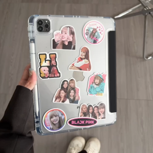 🔥ส่งจากไทย🔥Lisa สติ๊กเกอร์ เคส for iPad 2025 11 air7 10.2 Gen10 9 8 2024 pro เคสไอแพด Air6 5 10.9 Case พร้อมถาดใส่ปากกา
