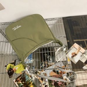 กระเป๋าสะพายข้างผ้าใบแบบทันสมัยสำหรับผู้หญิง สไตล์เกาหลี น้ำหนักเบา กระเป๋าสะพายข้างแบบสะพายข้างแบบลำลอง กระเป๋าเป้สะพายหลังสำหรับนักเรียน