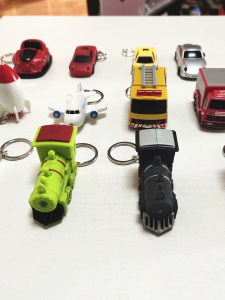 ของขวัญเล็กสร้างสรรค์ รถบรรทุกการ์ตูน LED ไฟส่งเสียง หัวเข็มขัด รถบรรทุก รถสปอร์ต ของขวัญวันเกิด ของขวัญวันเกิด