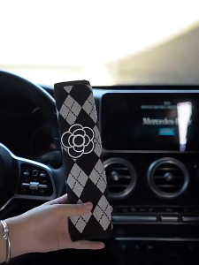 Cover Sabuk Pengaman Mobil Nyaman: Pelindung Bahu & Sarung Tali Sabuk Universal 4 Musim