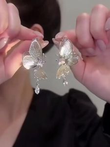 Silver Color Hollow Butterfly Pendant Earrings for Women Purple Zircon Tassel Pendant Earring Party Jewelry Birthday Gifts M1