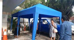 PROMO TENDA JUALAN 2*2 SATU SET LENGKAP MURAH SIAP PAKAI TENDA BAZAR TENDA PIRAMID TENDA BONGKAR PASANG TENDA KAZEBO TENDA KRUCUT TENDA LIPAT TENDA ANTI AIR