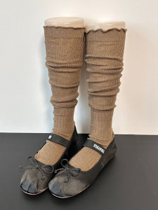 ถุงเท้าข้อสั้นลายทางสีกรมท่าสไตล์ย้อนยุคสำหรับผู้หญิง ถุงเท้าข้อสั้นแบบลำลองฤดูใบไม้ผลิและฤดูใบไม้ร่วง ทรงสลิมฟิต ดีไซน์เก๋ไก๋ เหมาะกับทุกฤดูกาล