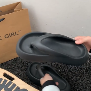 รองเท้าผู้หญิง รองเท้าแตะหูหนีบ สไตล์เกาหลี อินเทรนด์ สวมใส่สะดวกสบาย รุ่น มินิมอล วัสดุEVA สีสวย