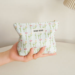 กระเป๋าเครื่องสำอางขนาดเล็ก กระเป๋าใส่ลิปสติก กระเป๋าใส่ของใช้ในวันหยุด เปลือกพลาสติกสำหรับใส่เครื่องสำอาง