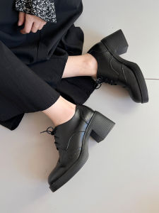 รองเท้าส้นสูงแบบบล็อกลายดอกไม้สำหรับผู้หญิง ทรงหัวมน ส้นสูง 5-8 ซม. หนังวัวแท้ ทรงหัวมน รองเท้าส้นเดี่ยวแบบสวม สไตล์วิทยาลัย