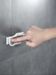 [AZGROUP] Adjustable Multipurpose Black and Gunmetal Grey 5 Hooks for Clothes Towel Coat