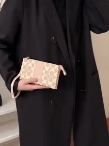 Lightweight Fashionable Soft Leather Printed Clutch Long